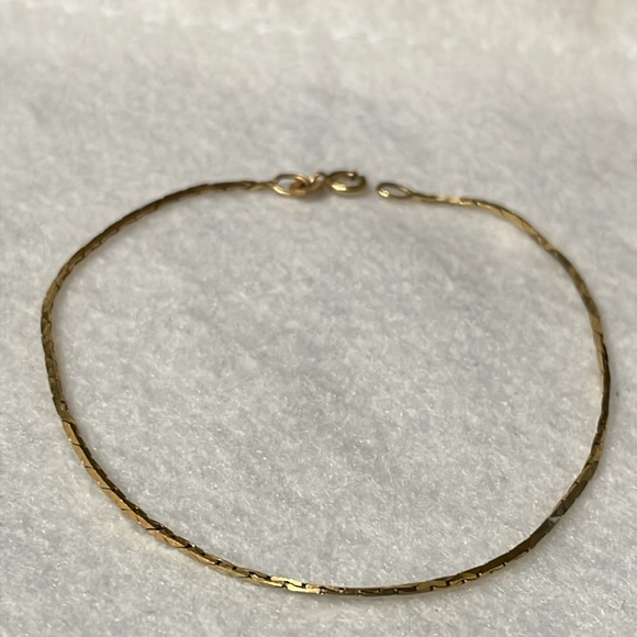 14K Vintage Solid Yellow Gold fancy Herringbone Bracelet comes in Gift 🎁 - Picture 1 of 5